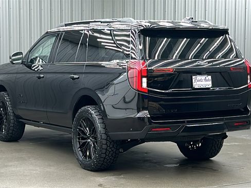 Used 2025 Ford Expedition Platinum w/ Driver's Package image 3