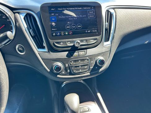 Used 2021 Chevrolet Malibu LT image 4