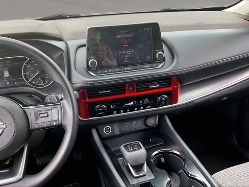 Used 2023 Nissan Rogue SV FWD image 9