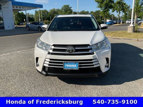 Used 2018 Toyota Highlander XLE AWD/4WD image 9