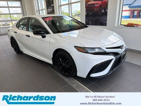 Used 2024 Toyota Camry SE FWD image 1