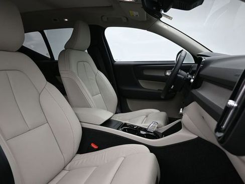 Used 2023 Volvo XC40 B5 Plus w/ Driver Assist Package AWD/4WD image 35