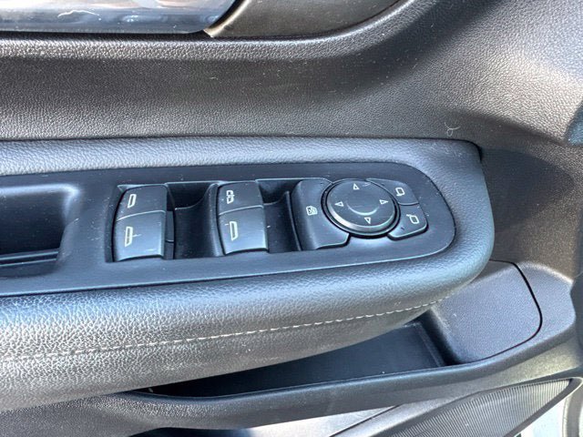 Used 2023 GMC Terrain SLE AWD/4WD image 9