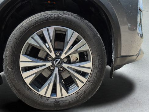 Used 2023 Nissan Rogue SV FWD image 42
