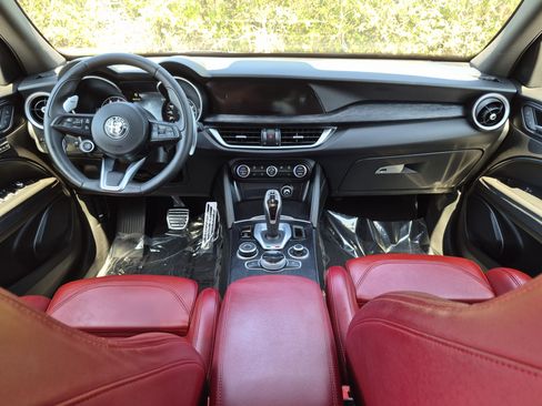 Used 2022 Alfa Romeo Stelvio Sprint RWD image 36