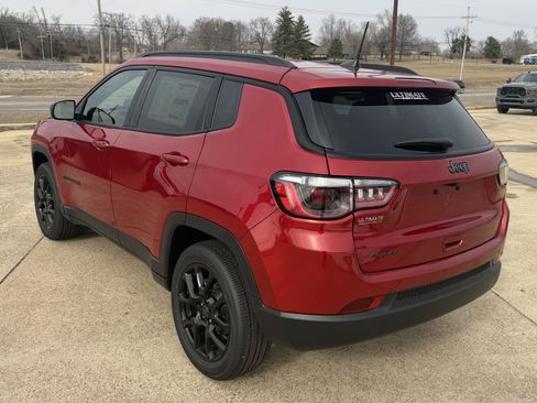 New 2026 Jeep Compass Latitude AWD/4WD image 5