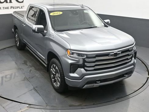 Used 2025 Chevrolet Silverado 1500 High Country w/ Z71 Off-Road Package AWD/4WD image 46