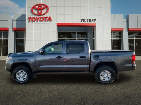 Used 2022 Toyota Tacoma SR image 6