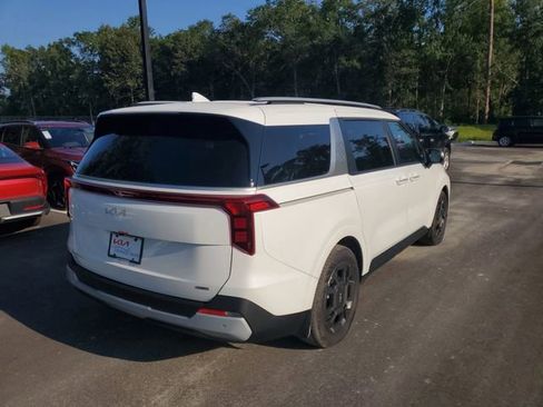 New 2026 Kia Carnival EX FWD image 2