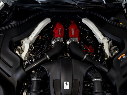 Used 2019 Ferrari Portofino image 27