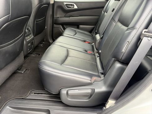 Used 2019 Nissan Pathfinder Platinum w/ Cargo Package FWD image 21