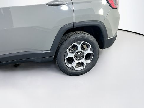 Used 2022 Jeep Compass Trailhawk AWD/4WD image 28