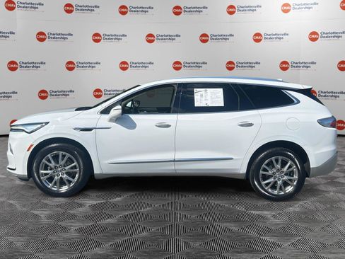 Used 2023 Buick Enclave Essence w/ Experience Buick Package FWD image 2