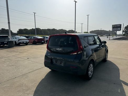Certified 2022 Kia Soul LX FWD image 17