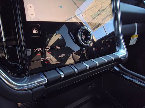 New 2026 GMC Yukon XL Elevation image 19