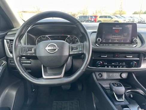 Used 2025 Nissan Rogue SV AWD/4WD image 7