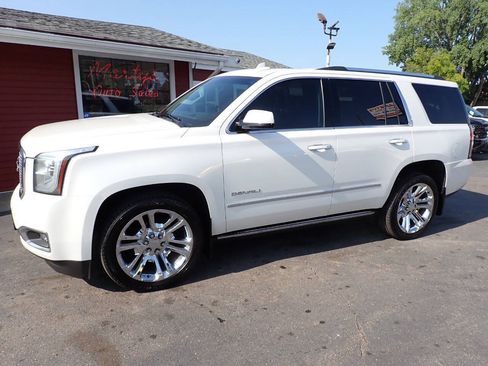 Used 2016 GMC Yukon Denali w/ Open Road Package AWD/4WD image 3