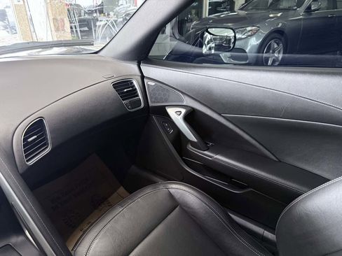 Used 2019 Chevrolet Corvette Stingray Coupe w/ Carbon Flash Badge Package image 37