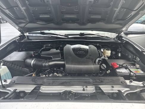 Used 2020 Toyota Tacoma TRD Sport w/ Technology Package AWD/4WD image 24