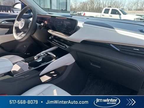 Used 2025 Buick Envision Avenir image 18