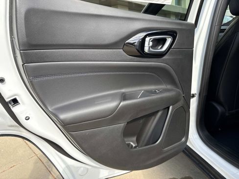 New 2026 Jeep Compass Latitude image 11