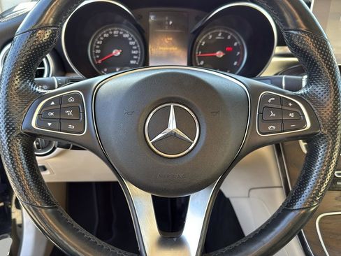 Used 2018 Mercedes-Benz GLC 300 4MATIC image 15