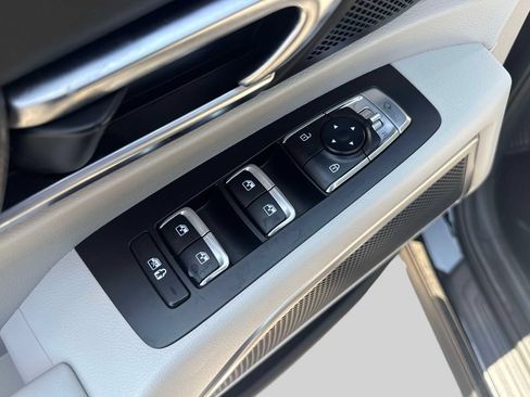 Used 2024 Kia Telluride EX w/ EX Captain's Chair Package AWD/4WD image 15