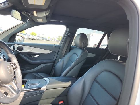 Used 2021 Mercedes-Benz GLC 300 4MATIC image 16