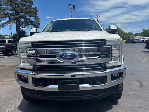 Used 2017 Ford F250 Lariat w/ Lariat Ultimate Package AWD/4WD image 4