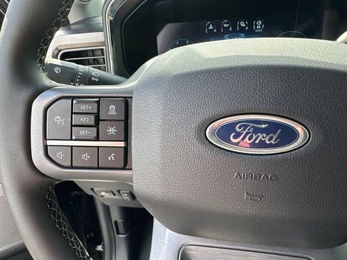 Used 2026 Ford F250 Lariat w/ Lariat Premium Package AWD/4WD image 26