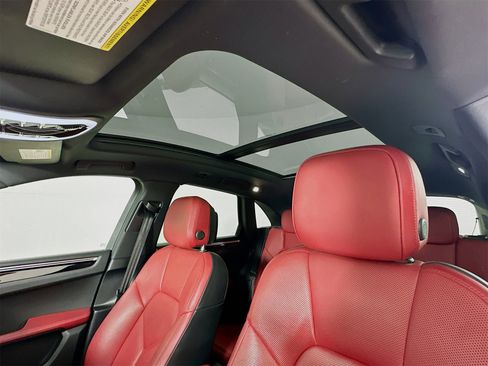 Used 2020 Porsche Macan S image 23