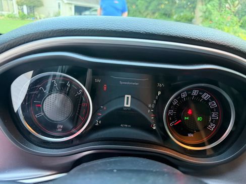 Used 2019 Dodge Challenger R/T RWD image 27