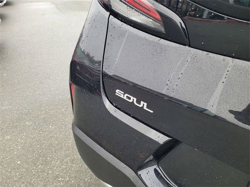 Used 2023 Kia Soul LX w/ LX Technology Package image 6