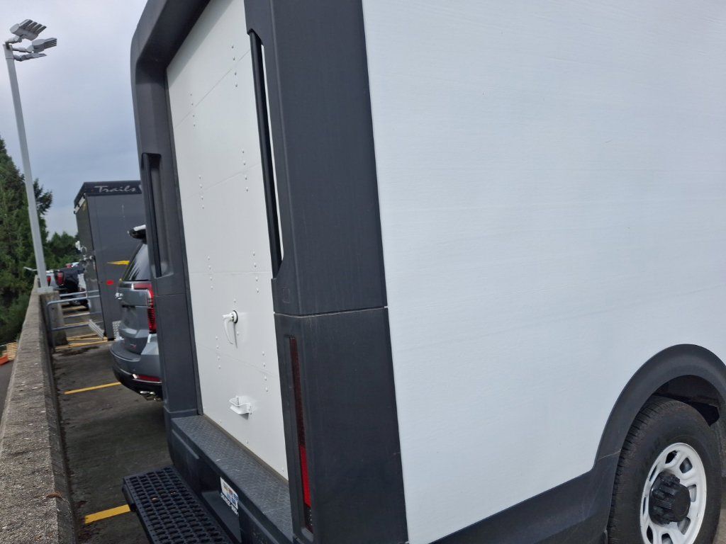 Used 2024 Chevrolet Brightdrop 600 w/ Commercial Equipment Package AWD/4WD image 7