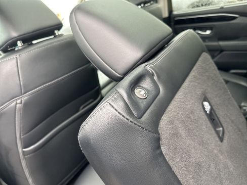 Used 2024 Honda Pilot Touring image 26
