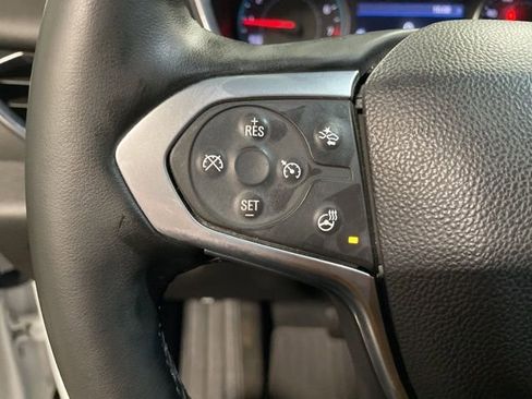 Used 2023 Chevrolet Traverse LT image 21