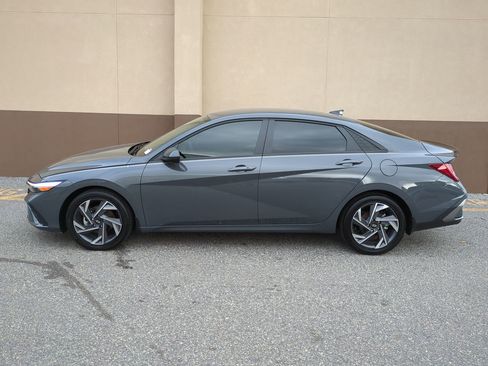 Certified 2025 Hyundai Elantra SEL image 7