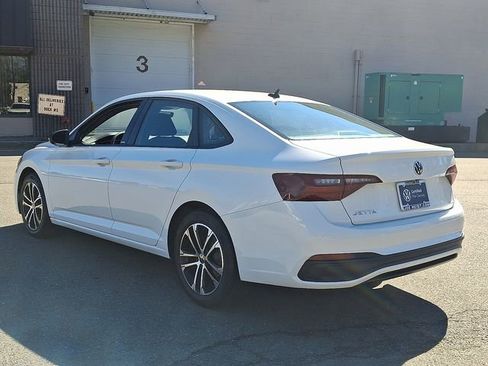 Used 2023 Volkswagen Jetta Sport image 7