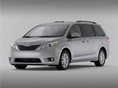 Used 2012 Toyota Sienna LE w/ Towing Pkg