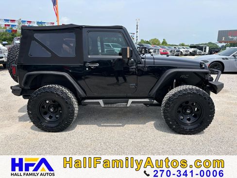 Used 2013 Jeep Wrangler Sport AWD/4WD image 4