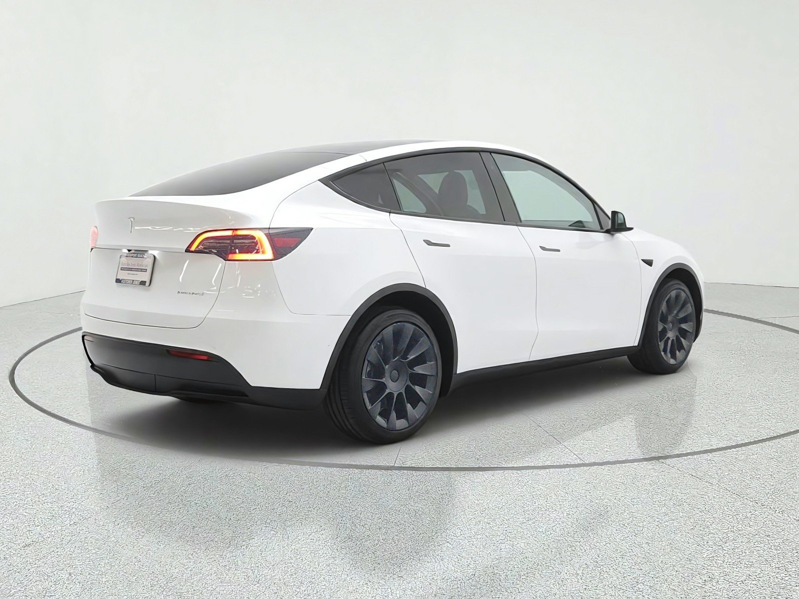 Used 2021 Tesla Model Y Long Range AWD/4WD image 5