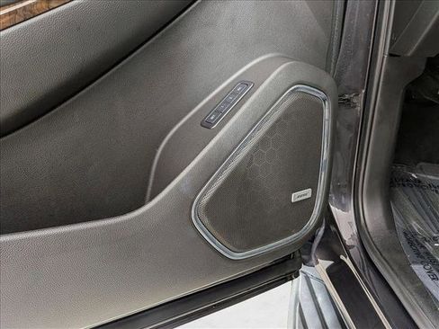 Used 2018 Chevrolet Tahoe LT image 14