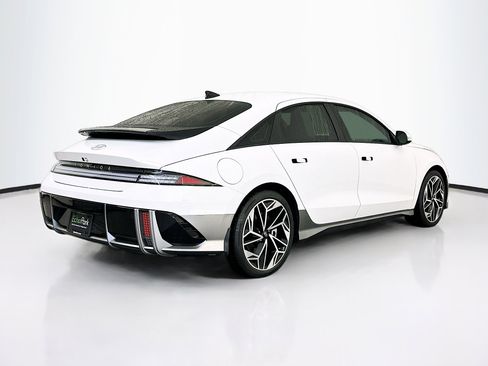 Used 2024 Hyundai Ioniq 6 SEL AWD/4WD image 9