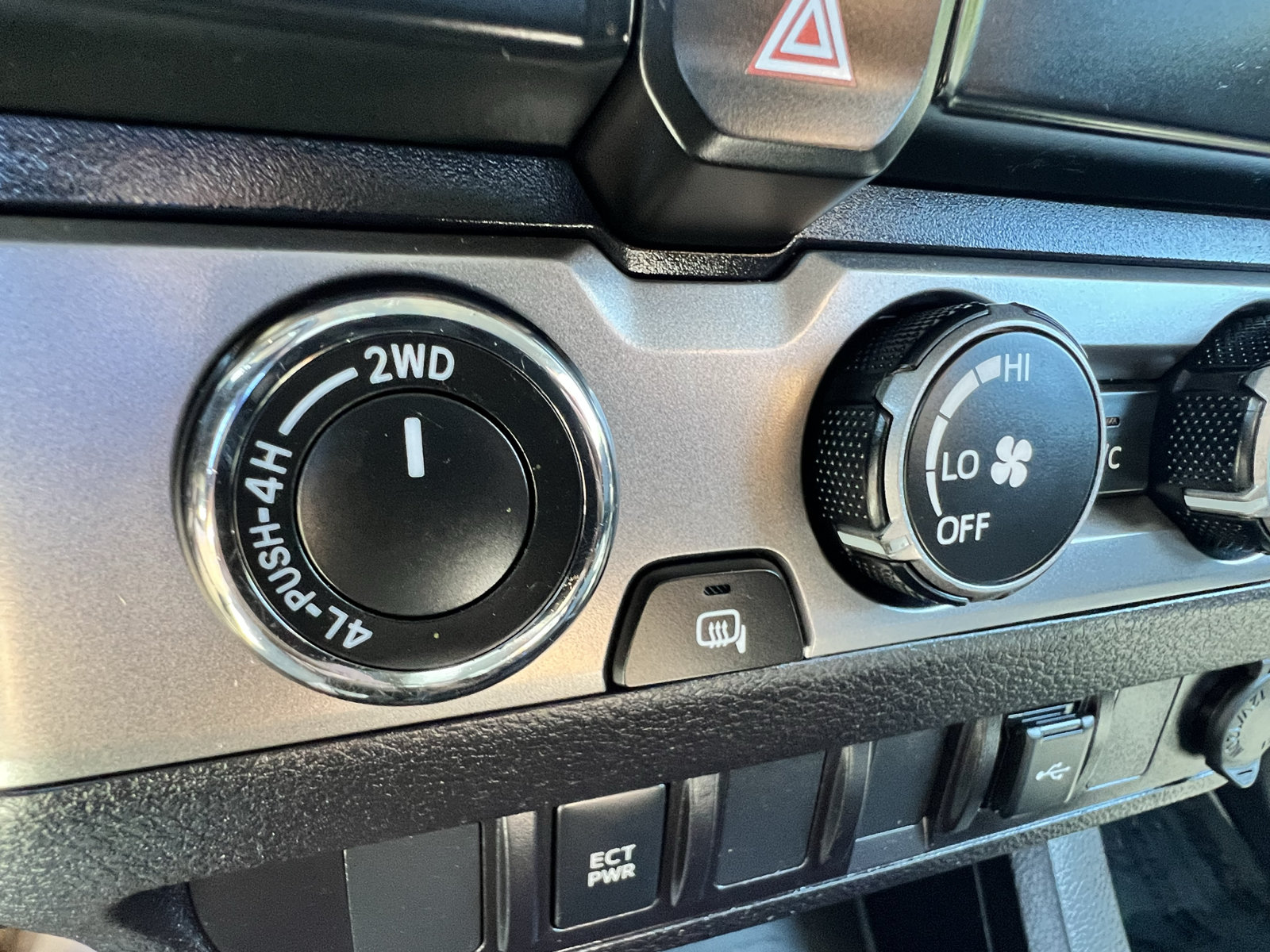 Used 2021 Toyota Tacoma SR AWD/4WD image 34