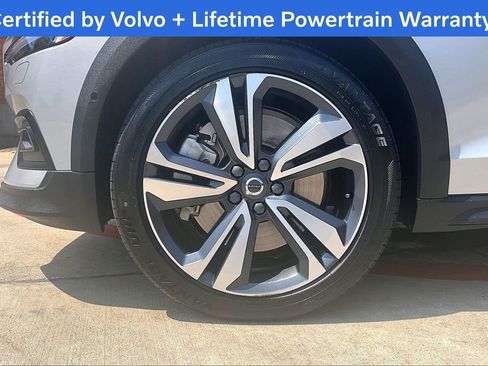 Used 2025 Volvo V60 B5 Cross Country Plus AWD/4WD image 12
