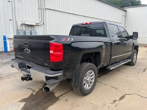 Used 2019 Chevrolet Silverado 3500 LTZ w/ LTZ Plus Package AWD/4WD image 6