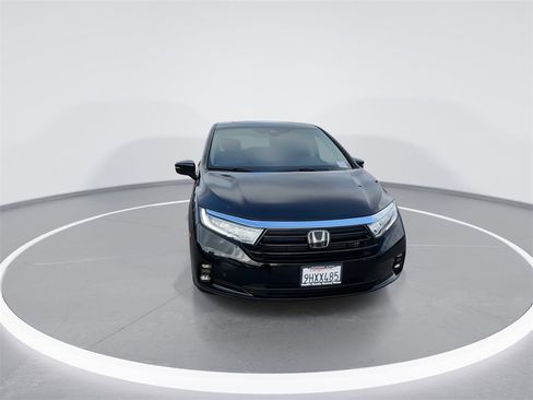 Certified 2024 Honda Odyssey Touring image 3
