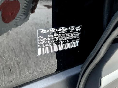 Used 2025 Mercedes-Benz GLB 35 AMG AMG GLB 35 image 32