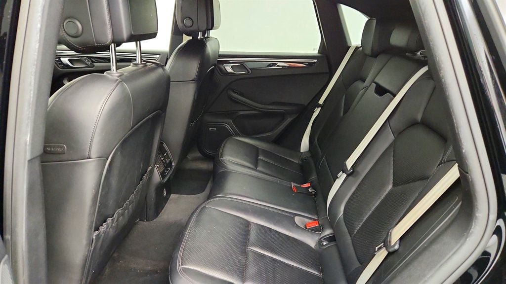 Used 2018 Porsche Macan S AWD/4WD image 19