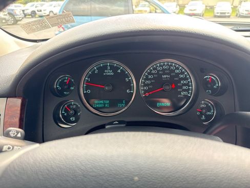 Used 2013 Chevrolet Avalanche LTZ AWD/4WD image 20